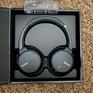 Sony Black Wireless Noose Cancelling Headphones WH-CH700N